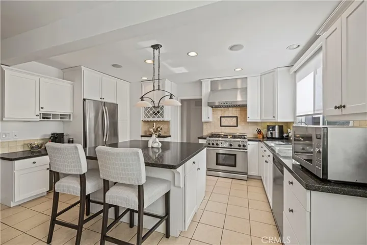 17955 Archwood, Reseda, California 91335