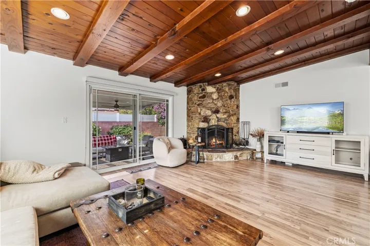 17955 Archwood, Reseda, California 91335