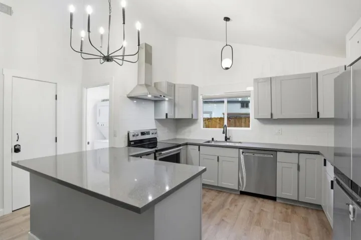 18115 La Verne Drive, Los Gatos, California 95033