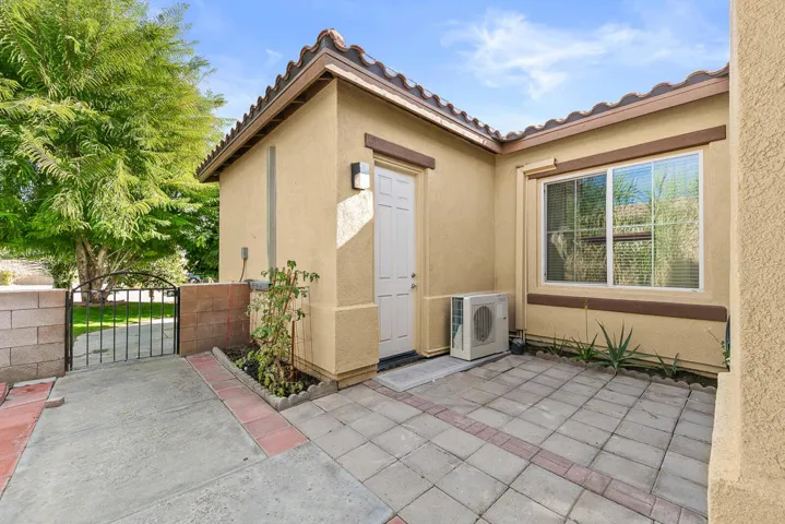 06 FRONT PORCH MLS
