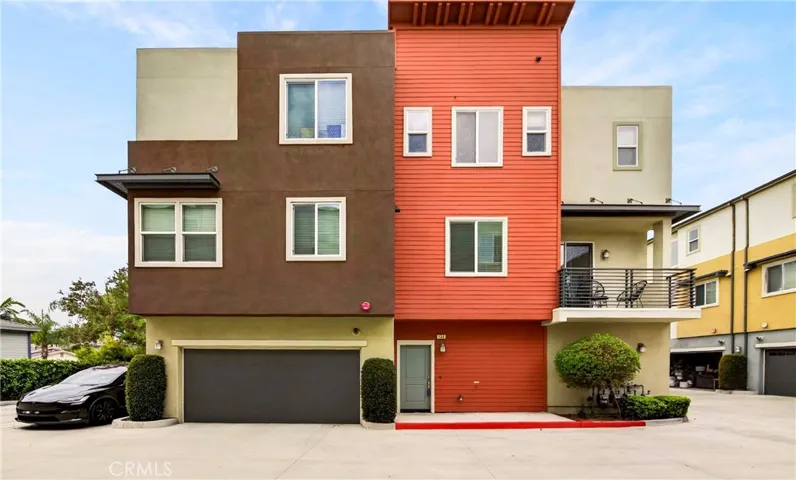 156 N Orange, Brea, California 92821