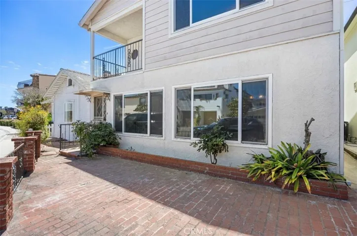 patio in front of 807 house