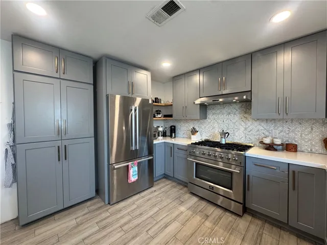18861 Fairhaven, Santa Ana, California 92705
