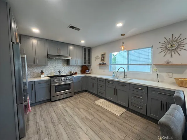 18861 Fairhaven, Santa Ana, California 92705