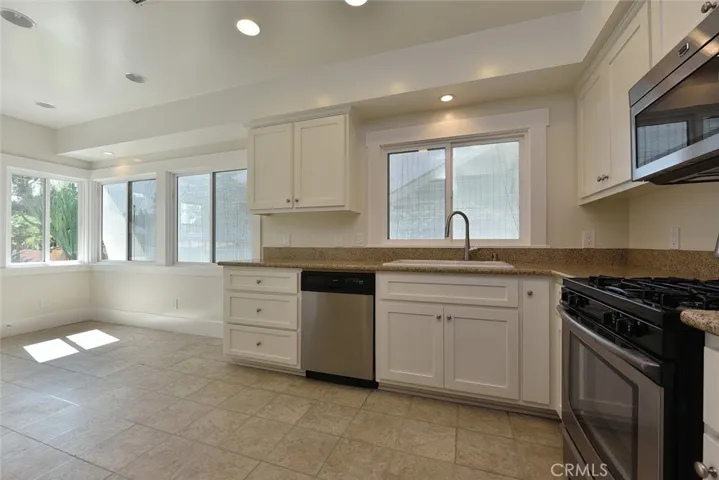 470 W Center, Covina, California 91723