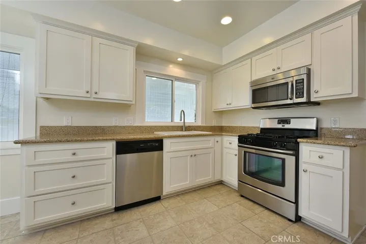 470 W Center, Covina, California 91723