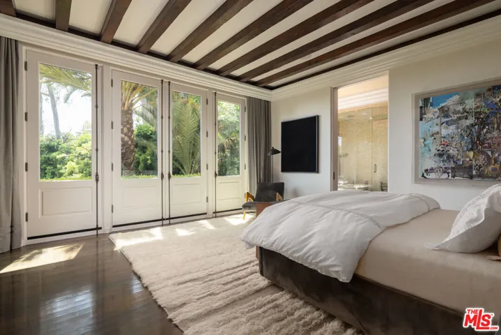 6964 Los Tilos Road, Los Angeles, California 90068