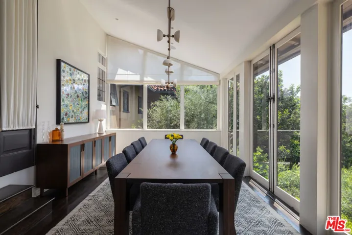 6964 Los Tilos Road, Los Angeles, California 90068