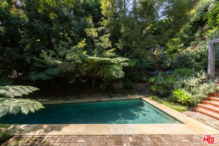 6964 Los Tilos Road, Los Angeles, California 90068