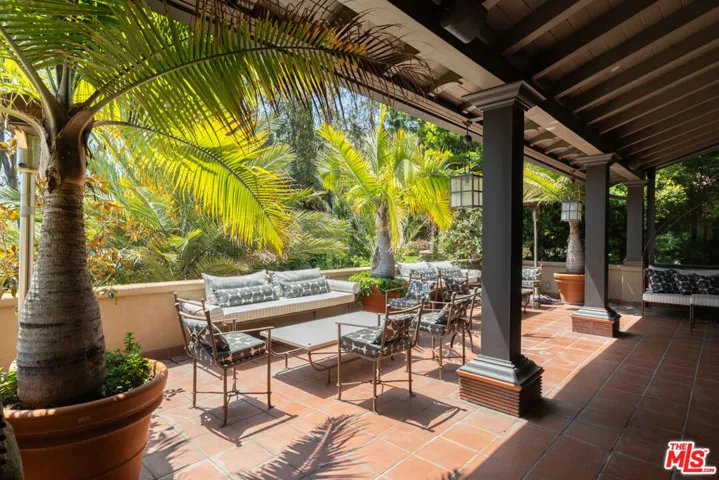6964 Los Tilos Road, Los Angeles, California 90068
