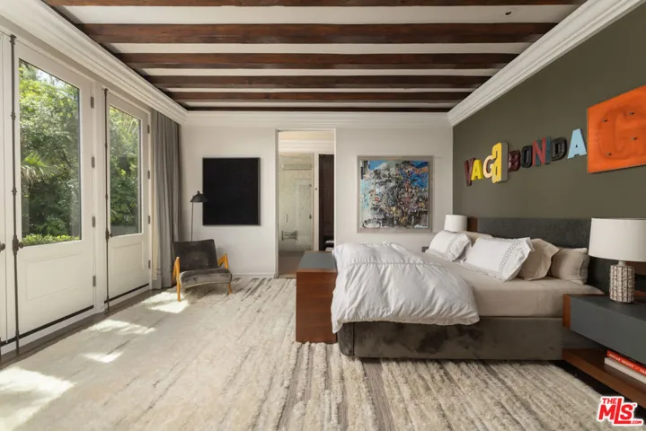 6964 Los Tilos Road, Los Angeles, California 90068