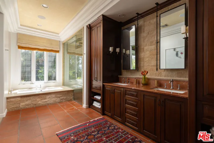 6964 Los Tilos Road, Los Angeles, California 90068
