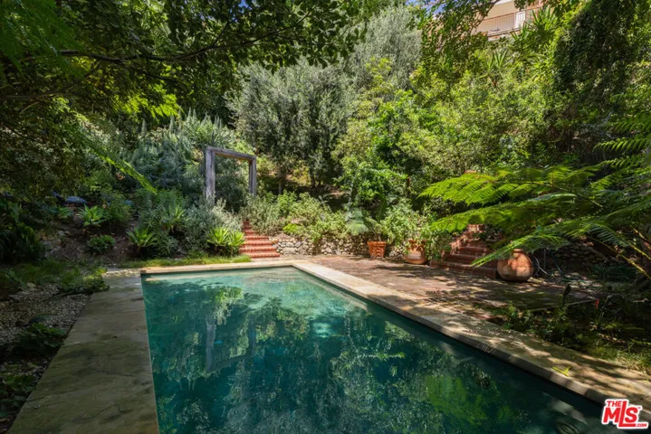 6964 Los Tilos Road, Los Angeles, California 90068