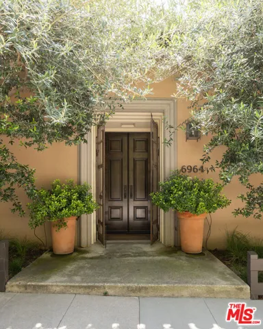 6964 Los Tilos Road, Los Angeles, California 90068