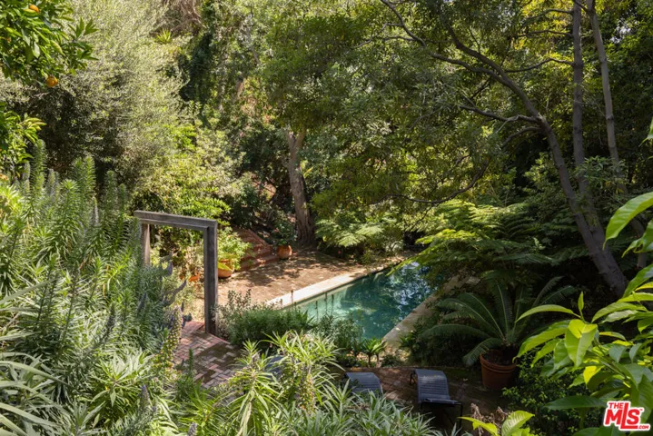 6964 Los Tilos Road, Los Angeles, California 90068