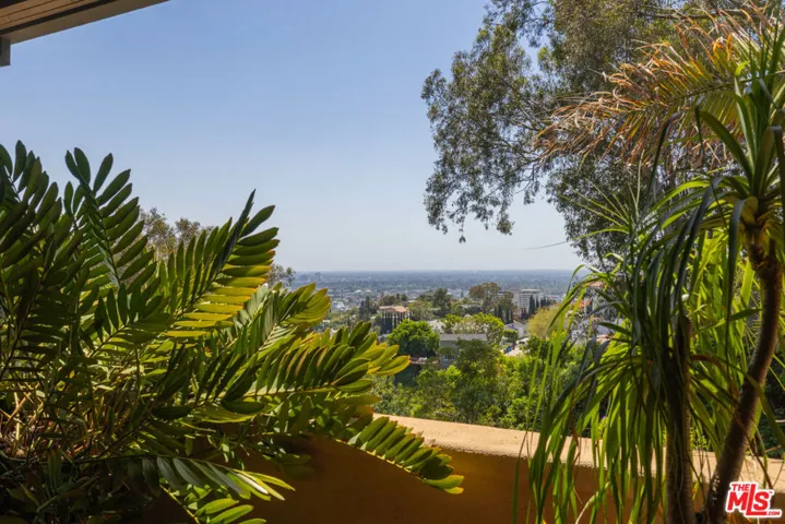 6964 Los Tilos Road, Los Angeles, California 90068