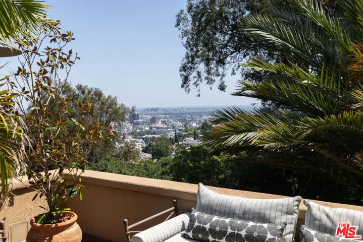 6964 Los Tilos Road, Los Angeles, California 90068