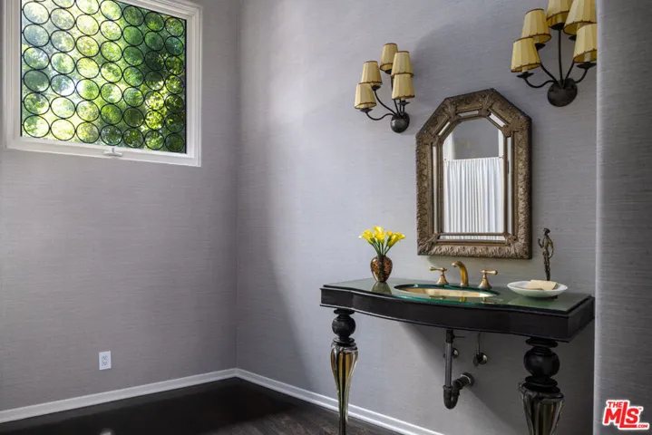6964 Los Tilos Road, Los Angeles, California 90068