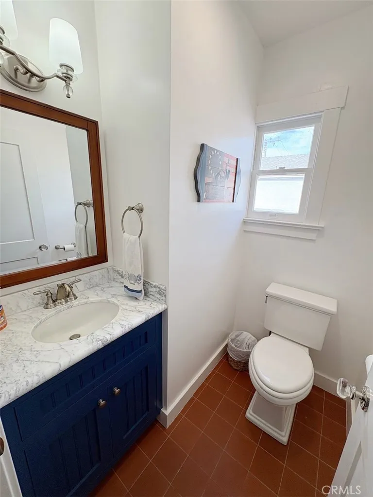 Owner's Unit 2nd (Half) Bathroom Owner's Unit 2nd (Half) Bathroom