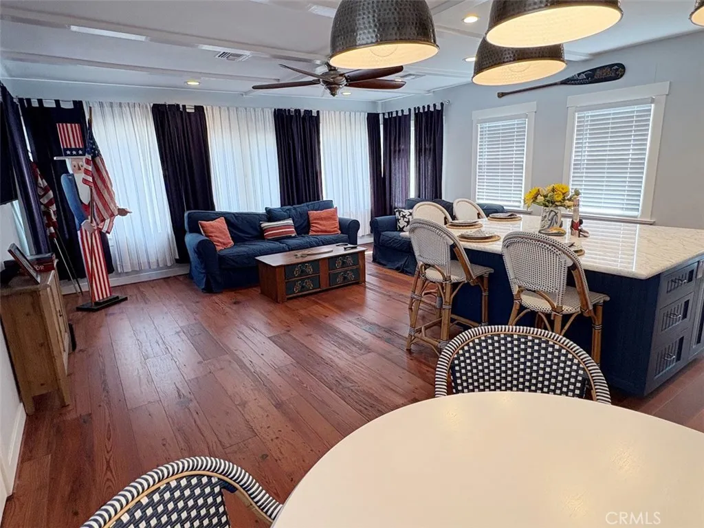 Owner's Unit Dining areas toward Living Room Owner's Unit Dining areas toward Living Room