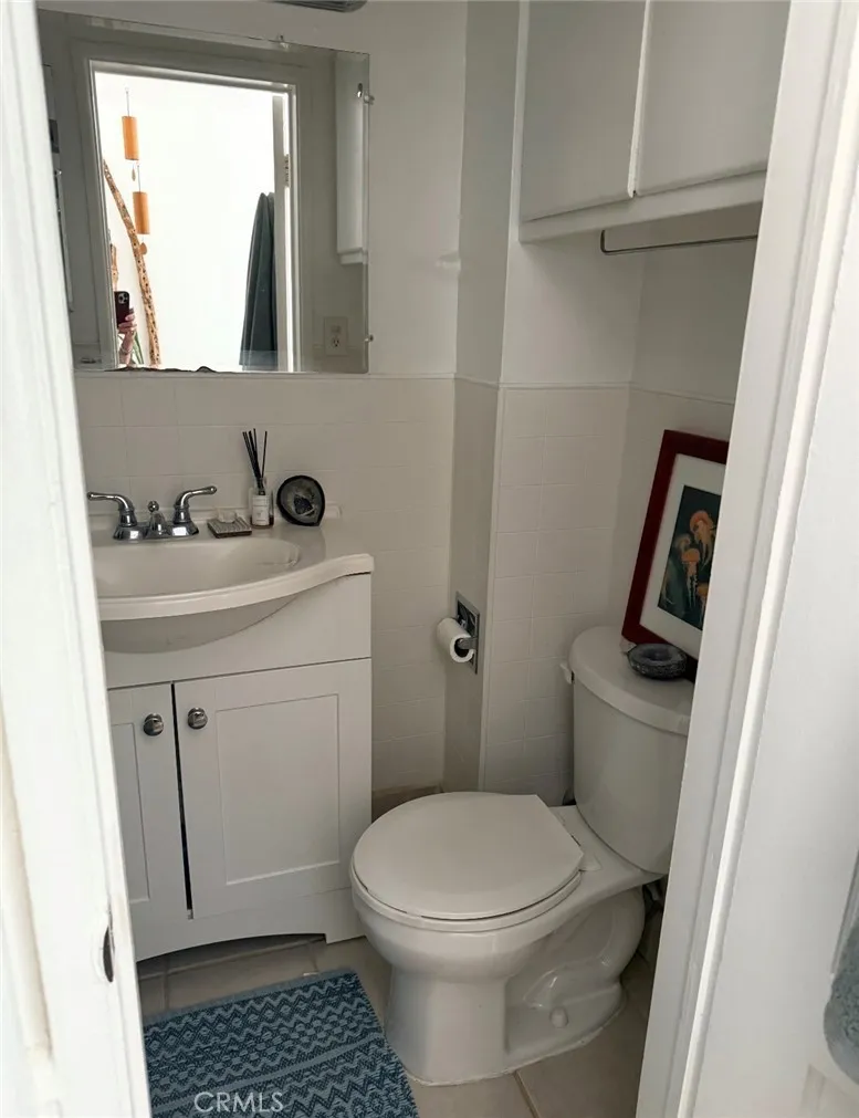 1 Bdrm Unit Bathroom 1 Bdrm Unit Bathroom