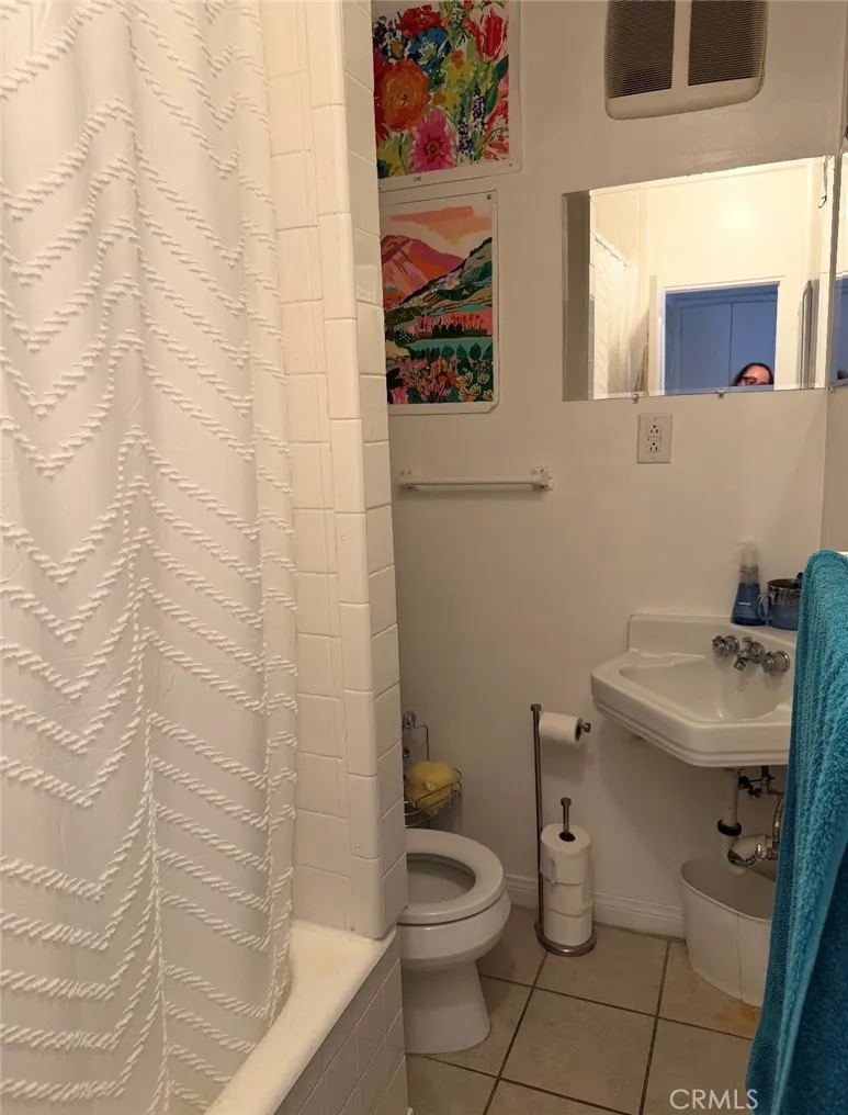 3 Bdrm Unit Bathroom 3 Bdrm Unit Bathroom