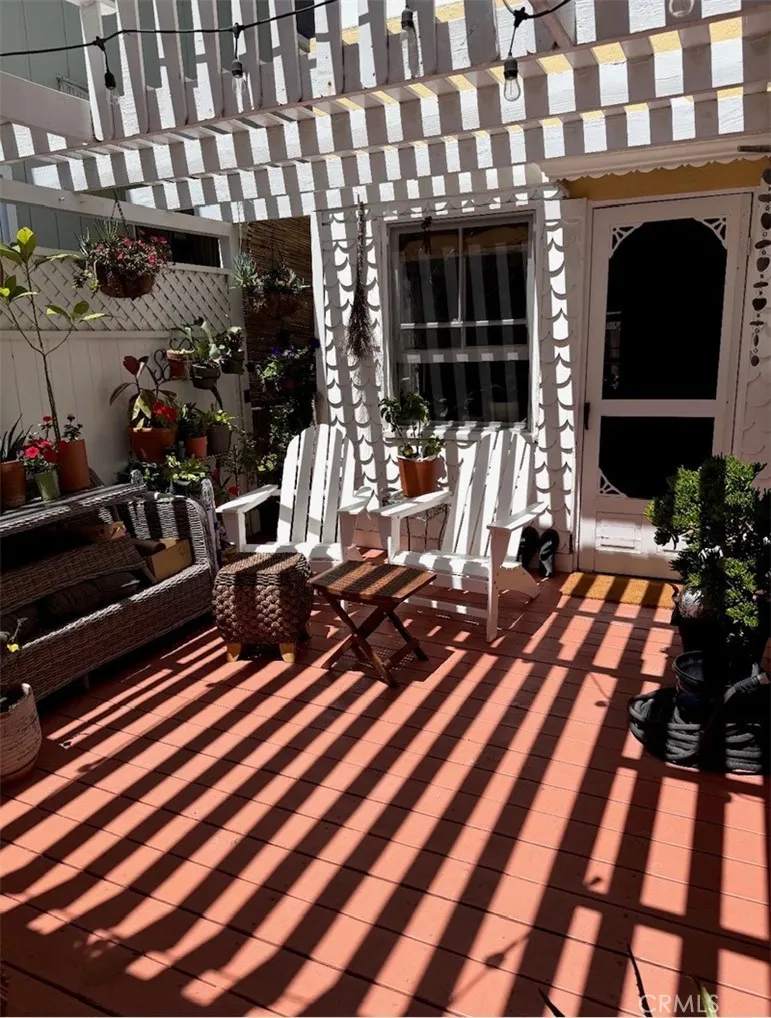 Shared downstairs Patio Shared downstairs Patio