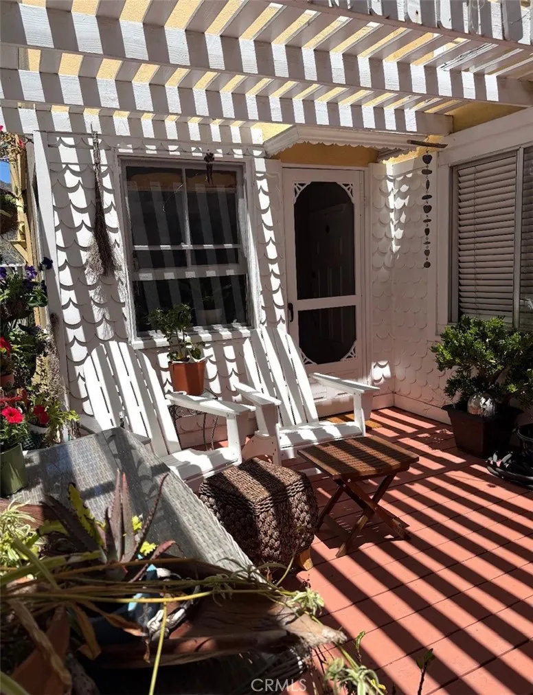 Shared downstairs Patio Shared downstairs Patio