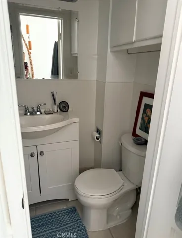 1 Bdrm Unit Bathroom