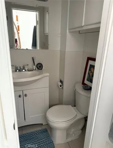 1 Bdrm Unit Bathroom