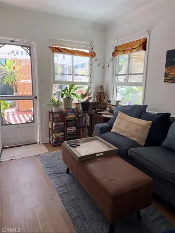1 Bdrm Unit Livingroom