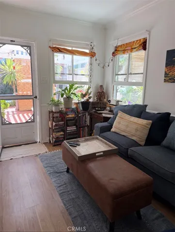 1 Bdrm Unit Livingroom