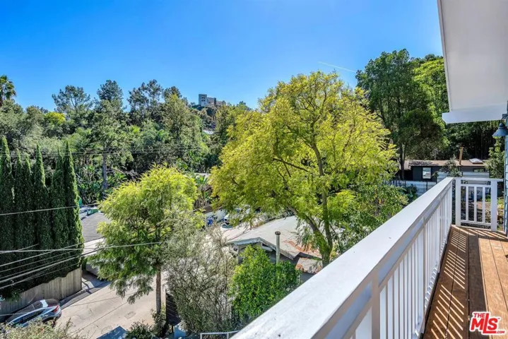 8443 Ridpath Drive, Los Angeles, California 90046