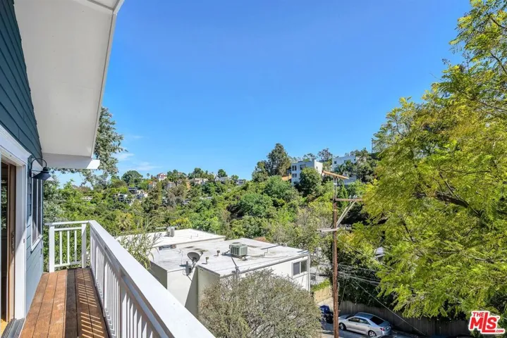 8443 Ridpath Drive, Los Angeles, California 90046