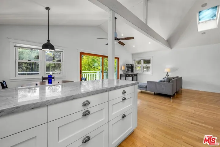 8443 Ridpath Drive, Los Angeles, California 90046
