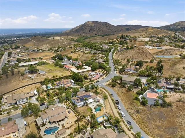 856 Harness, Norco, California 92860