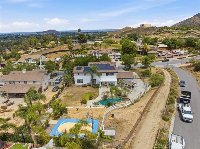 856 Harness, Norco, California 92860