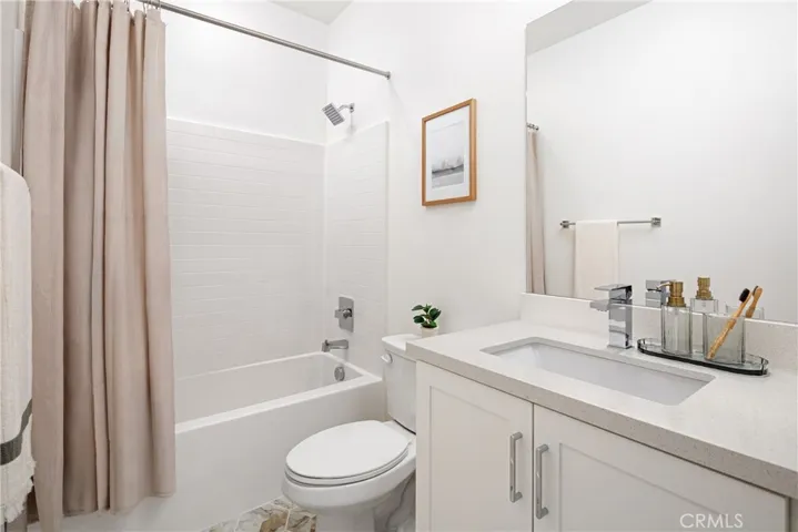 Model home secondary bath