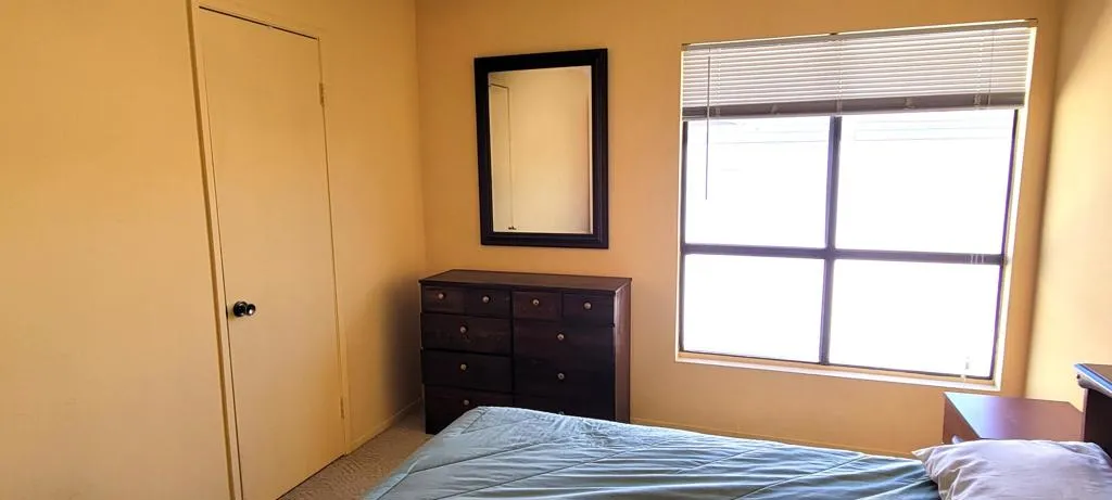 Guest room 2 closet