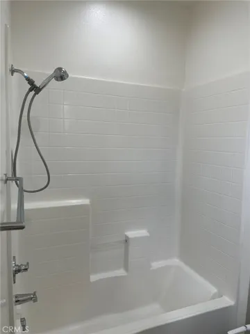 Secondary en suite bathroom