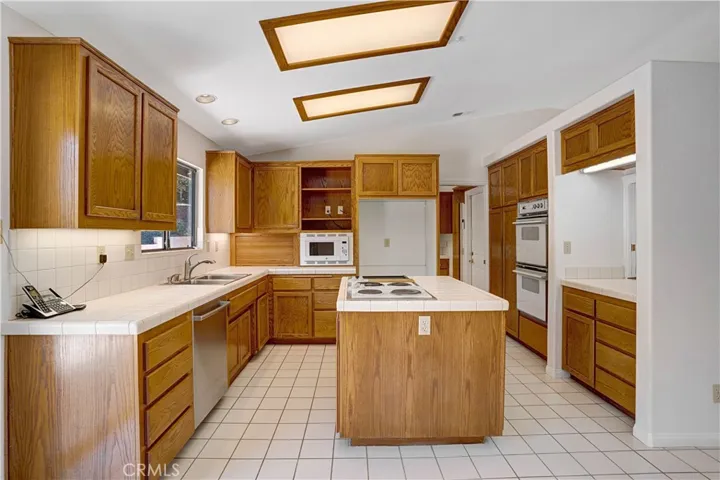 8258 Via Urner Way, Bonsall, California 92003