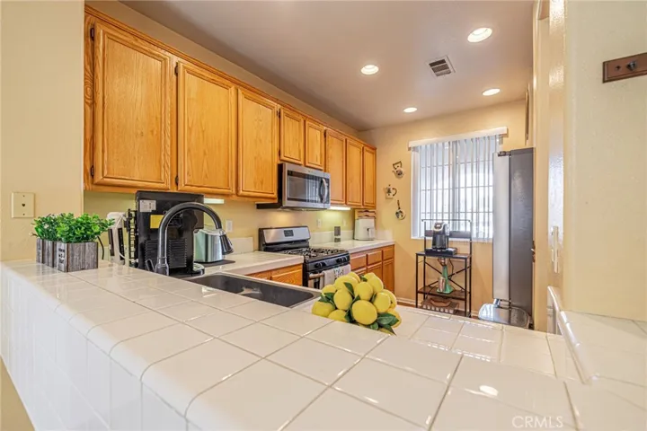 45827 Caledonia Court, Lancaster, California 93534