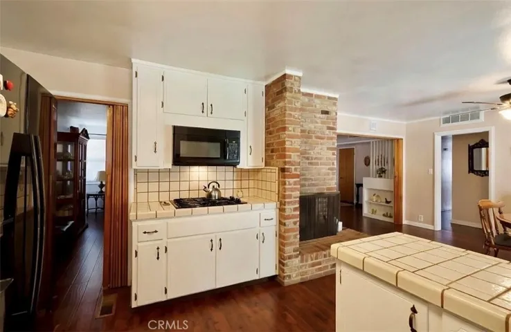 494 E Merritt Avenue, Tulare, California 93274