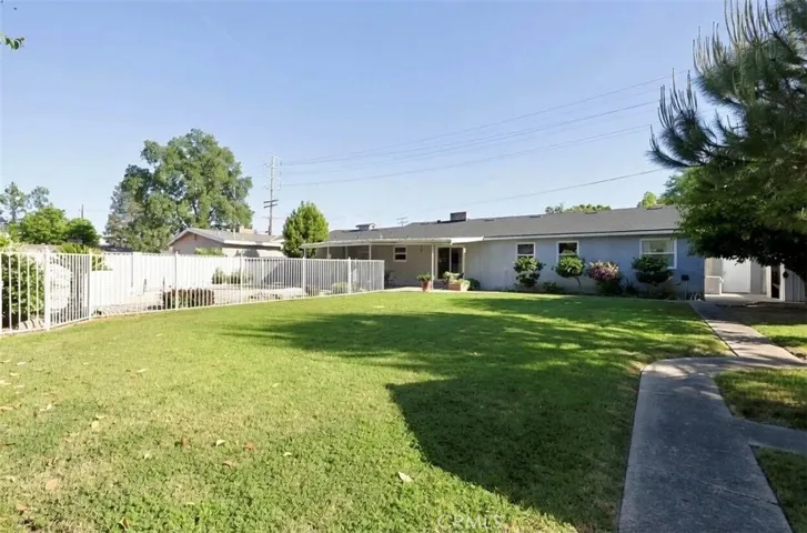 494 E Merritt Avenue, Tulare, California 93274