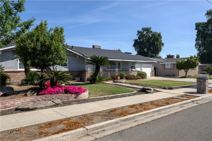 494 E Merritt Avenue, Tulare, California 93274