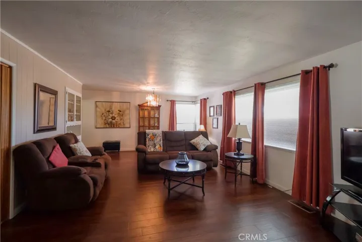 494 E Merritt Avenue, Tulare, California 93274