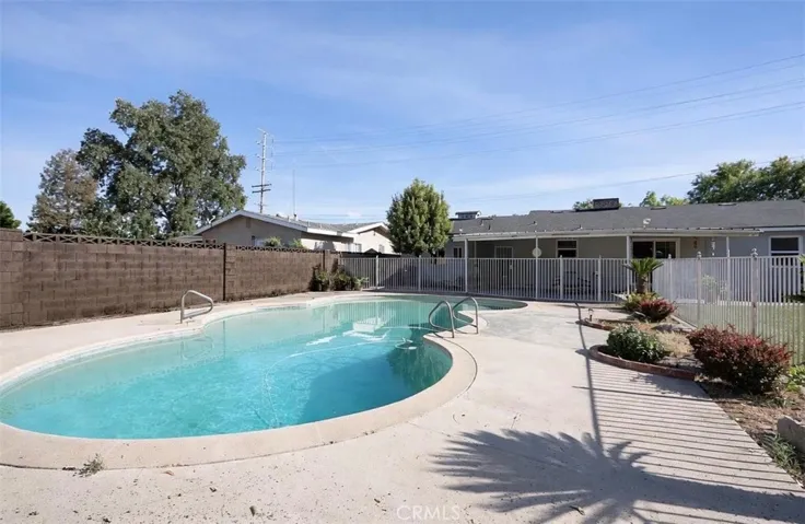 494 E Merritt Avenue, Tulare, California 93274