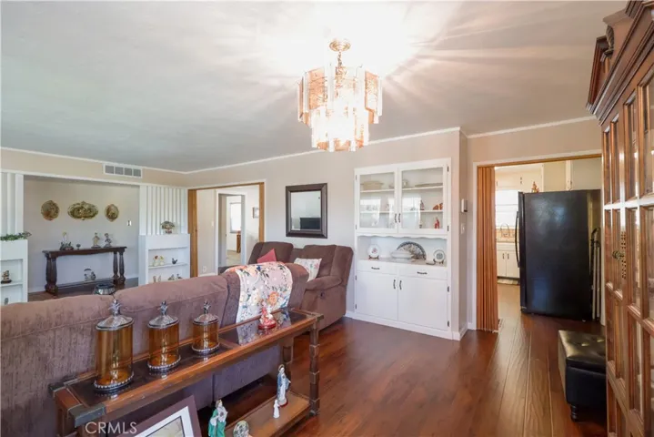 494 E Merritt Avenue, Tulare, California 93274