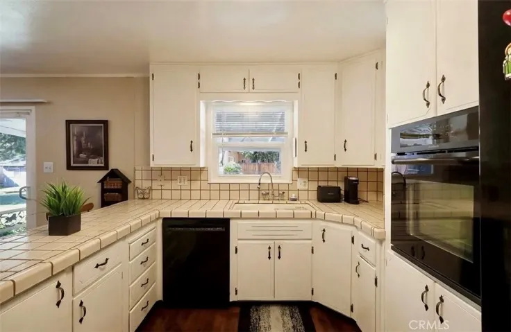 494 E Merritt Avenue, Tulare, California 93274