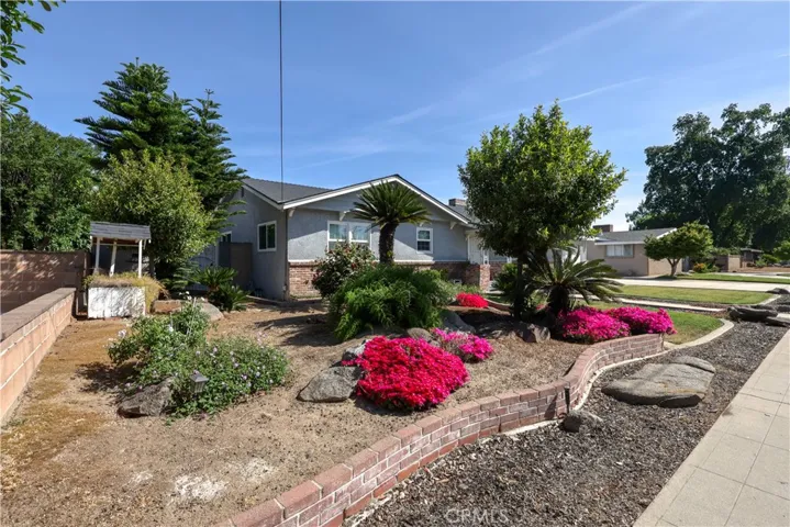 494 E Merritt Avenue, Tulare, California 93274